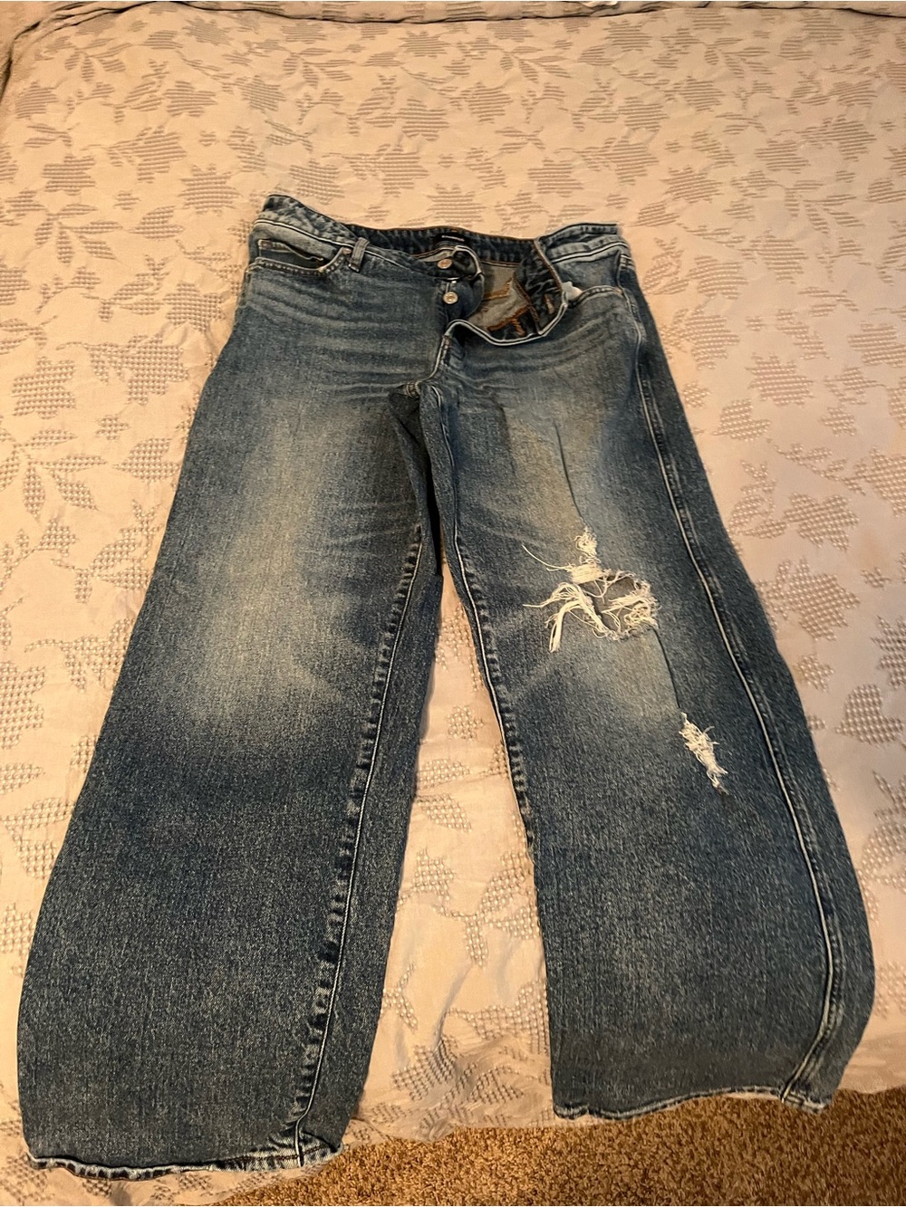 Express Women's Straight Leg Jeans in Distressed Blue